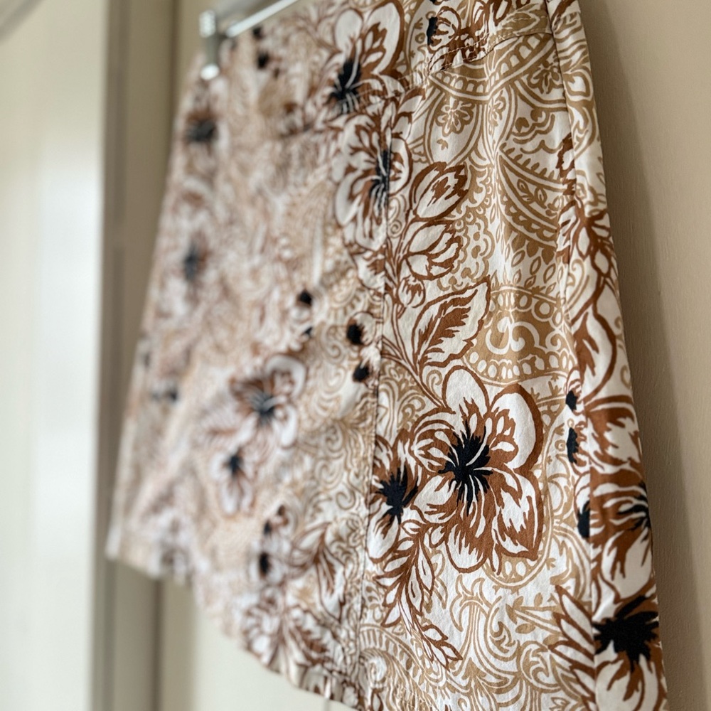 White Stag Stretch Mini Skort Brown Floral Mini Skirt Tropical 97% Cotton Size 6 - Picture 3 of 4
